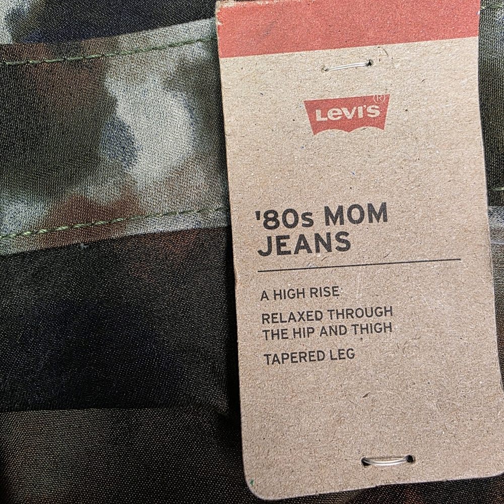 Levi's Camo 80s Mom‎ Jean Watercolor Print Pants Women's Size 31X30 - Picture 4 of 8